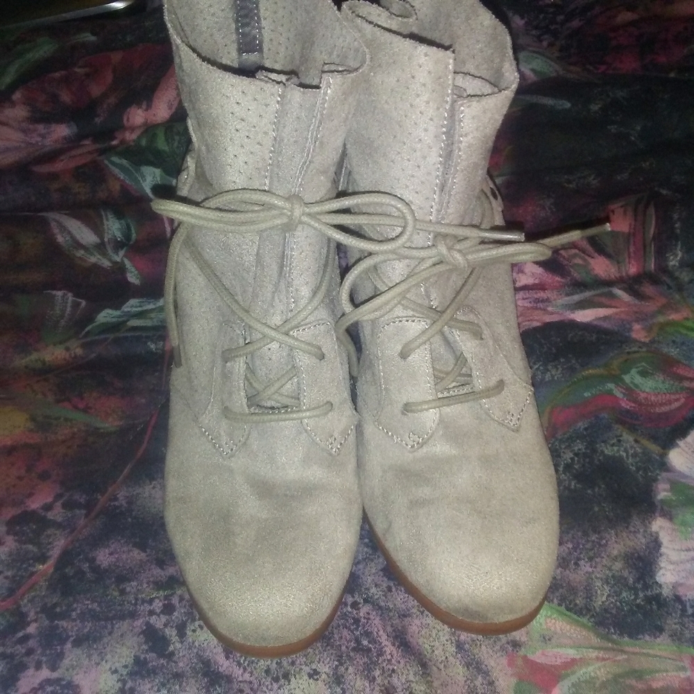 Maurices sample booties - Picture 2 of 5